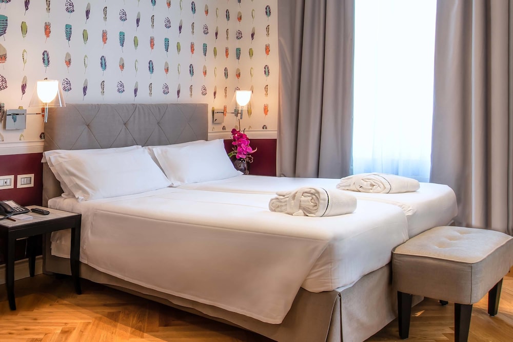 CLASSIC, QUEEN BED