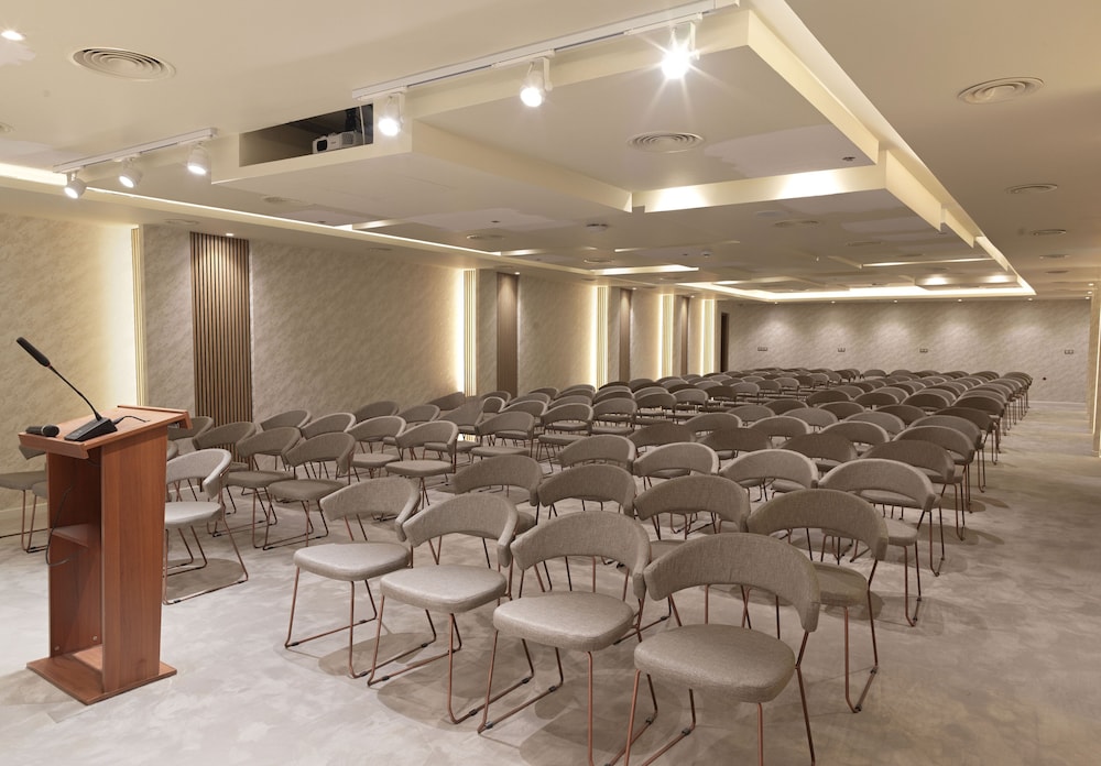 Leonardo Hotel Athens City Center 53/58