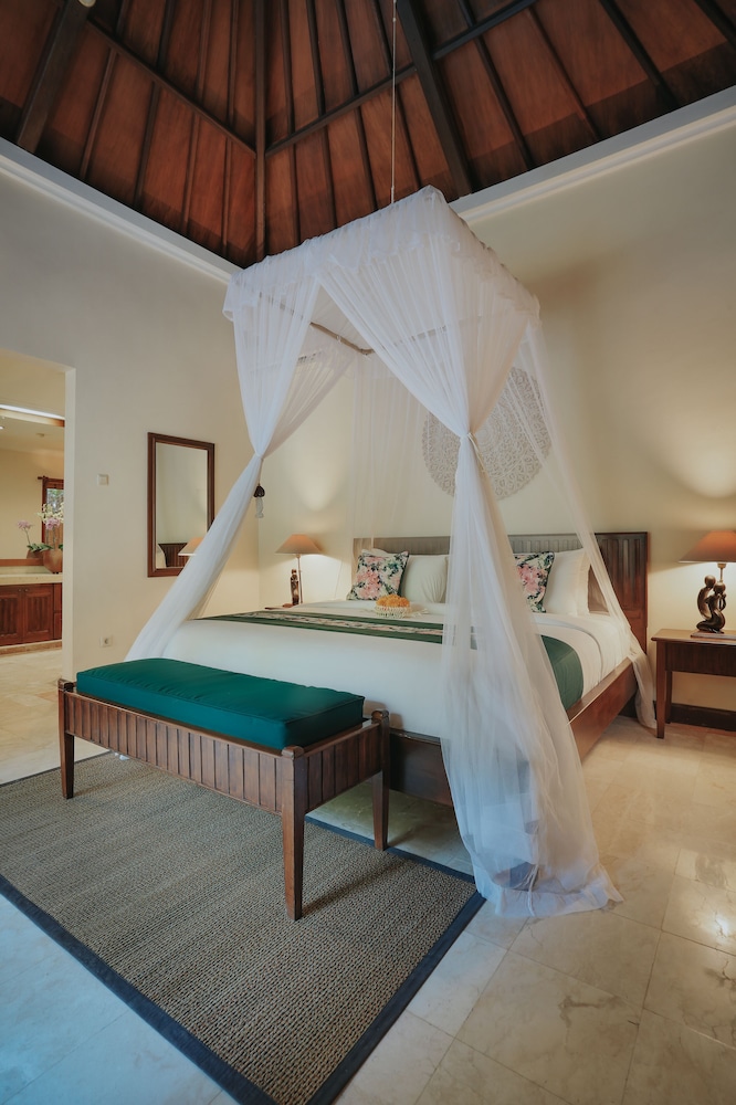 Parigata Villas Resort 13/40