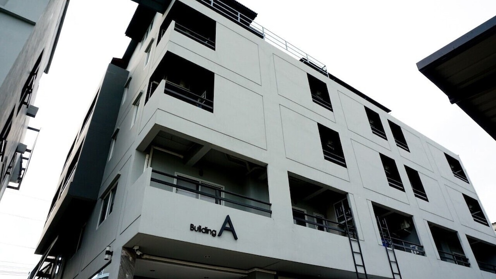 B-Black Residence 4/48