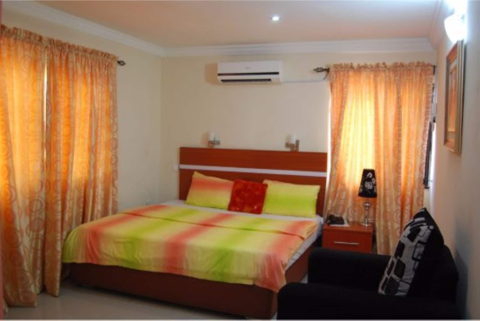 DELUXE, DOUBLE BED