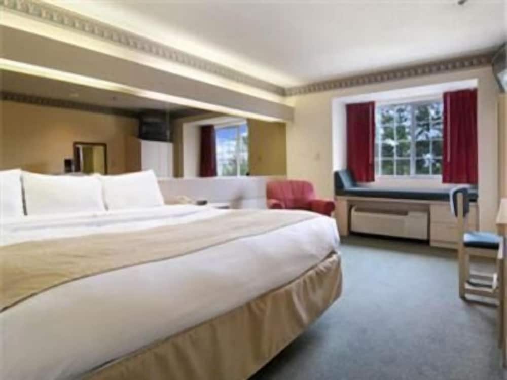 Microtel Inn &amp; Suites by Wyndham Union City/Atlanta Airport 7/37