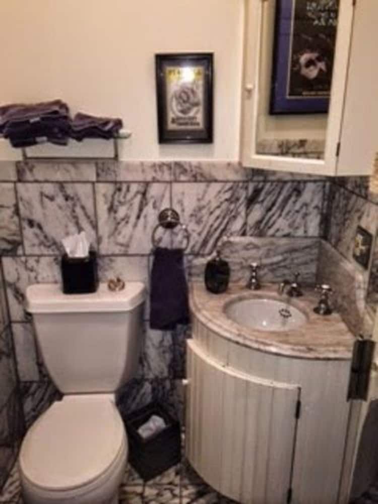 Oakcliff Bed and Breakfast 26/42