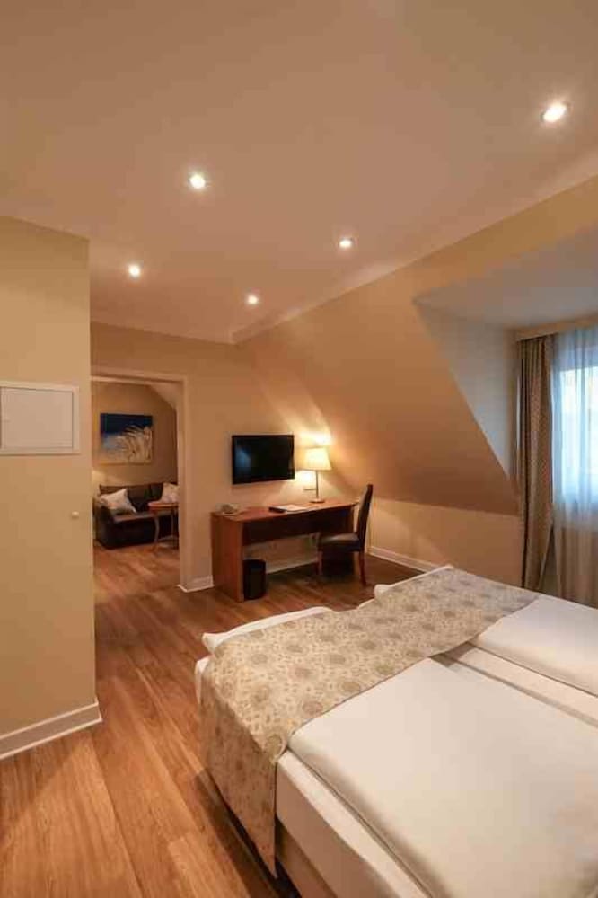 Hotel Savoy Hanover 20/50