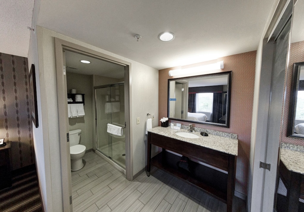 HAMPTON INN NEPTUNE/WALL 18/54
