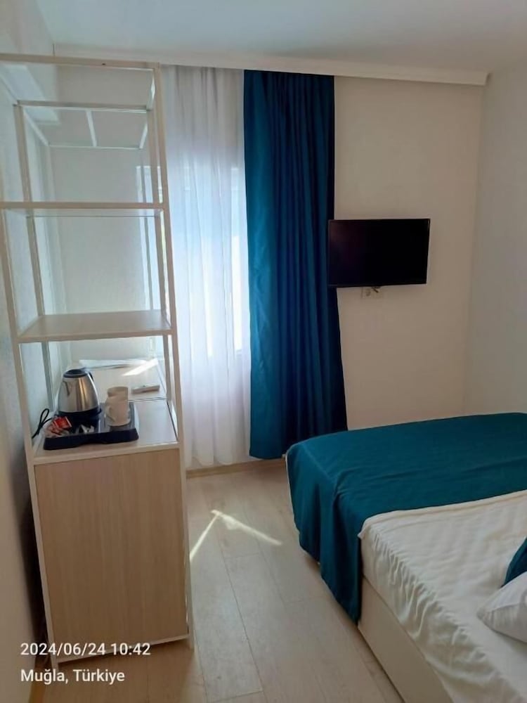 Mia Hill Suites 11/40