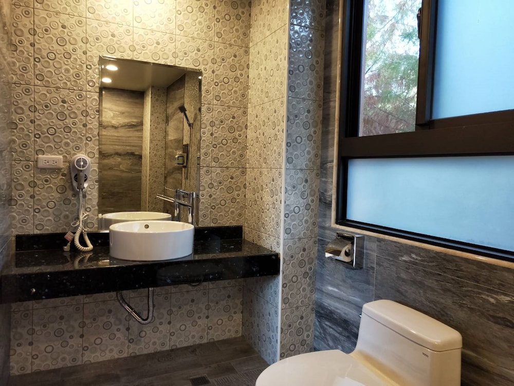 Huaman Hot Spring Villa 66/68