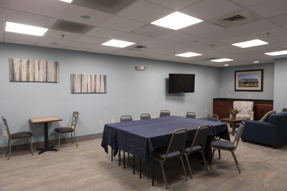 MainStay Suites Dover, DE 37/40