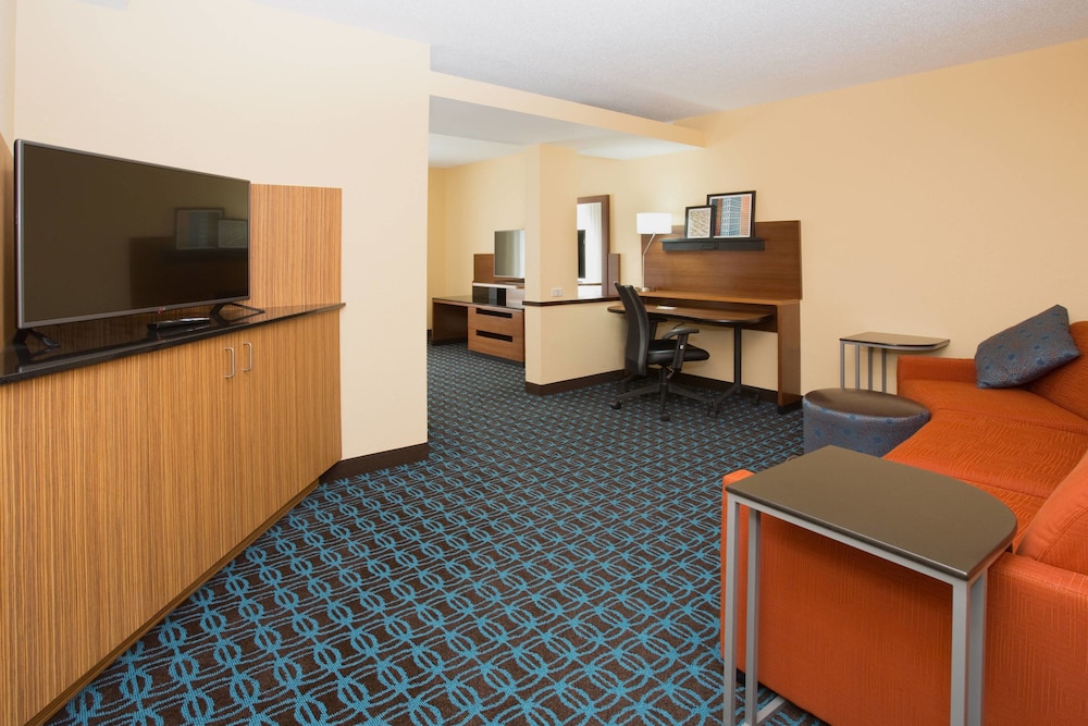Fairfield Inn Suites Boston Milford 15/24