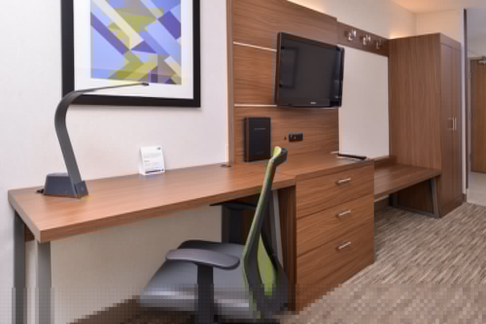Holiday Inn Express Hotel & Suites Lacey-Olympia 42/49