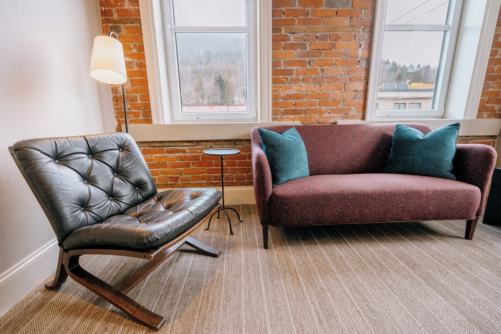 Eleven Revelstoke Lodge 28/58
