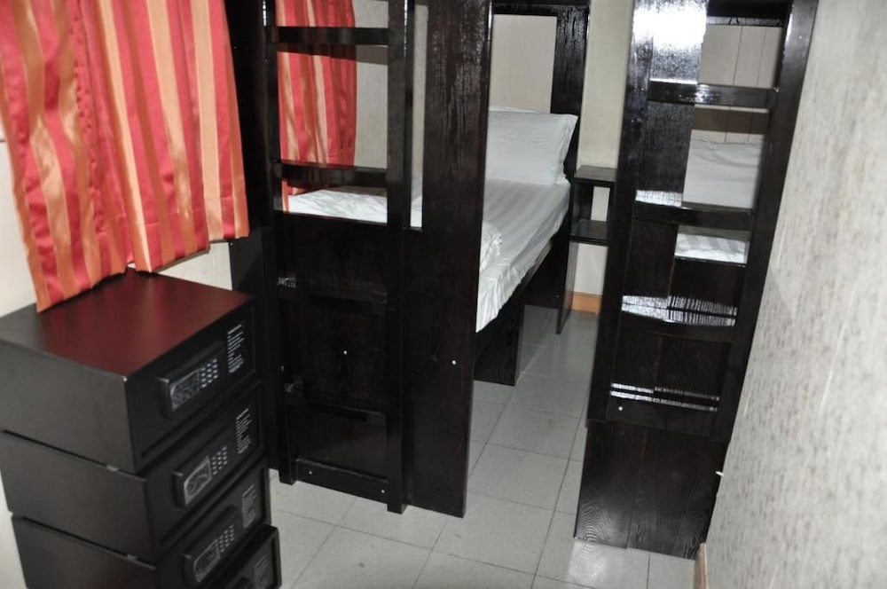Swiss Hostel 15/25