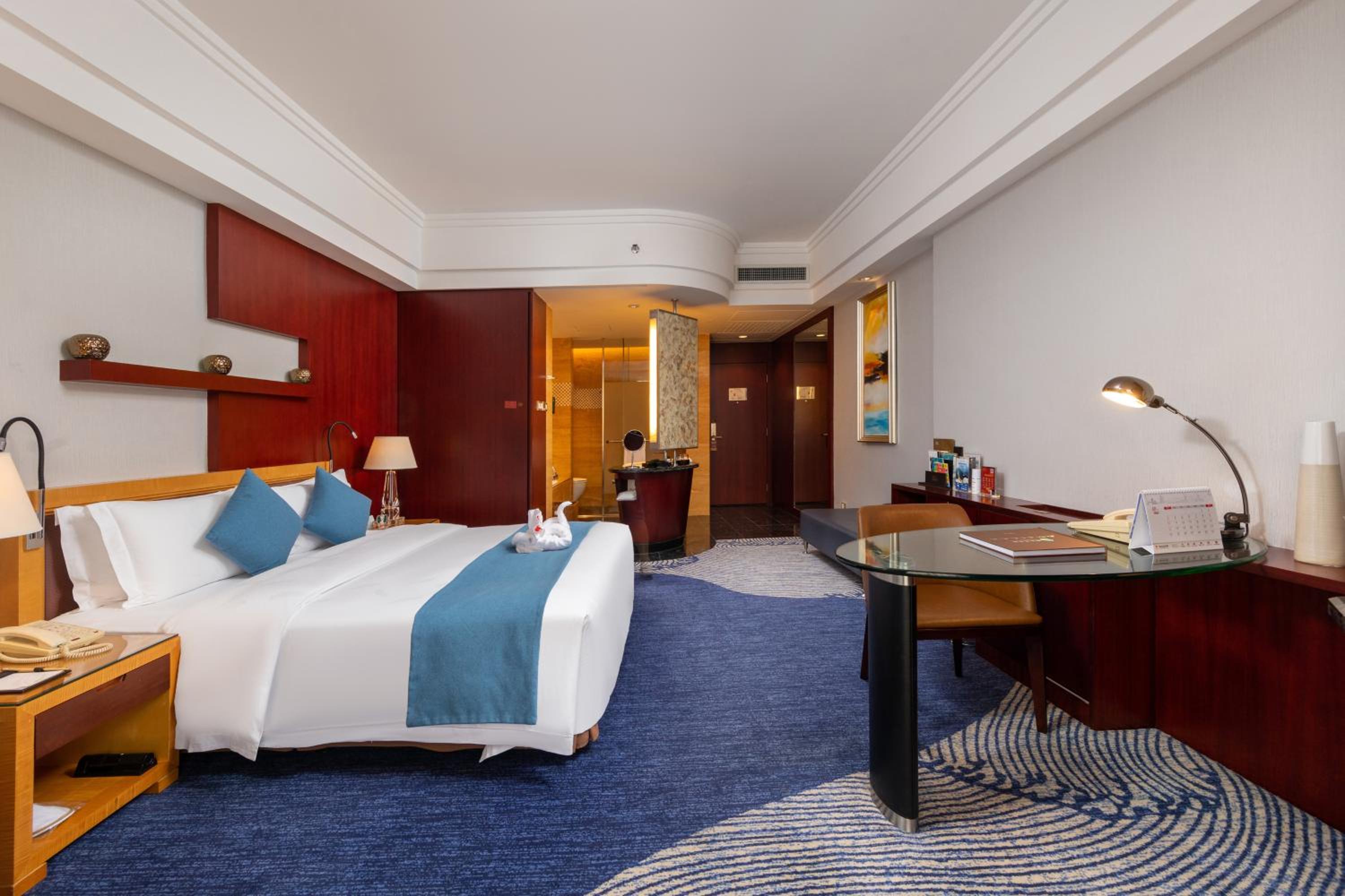 Macau, Superior, Queen Bed, Ocean View، Zhuhai Charming Holiday Hotel 4/6