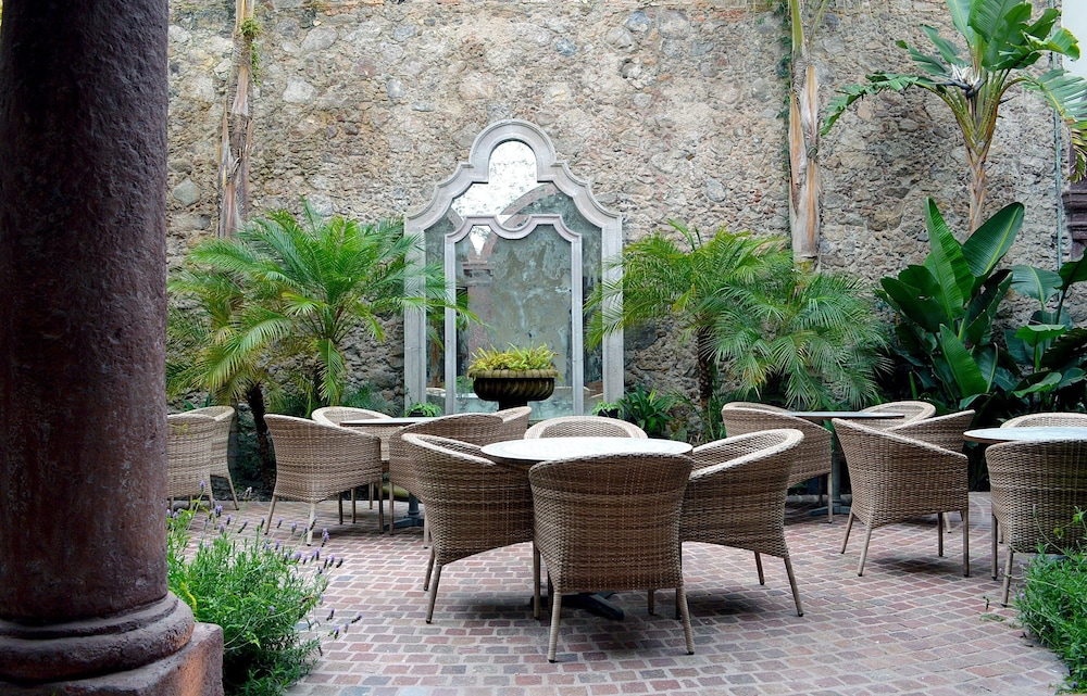 Hotel Casa Blanca 7 45/68