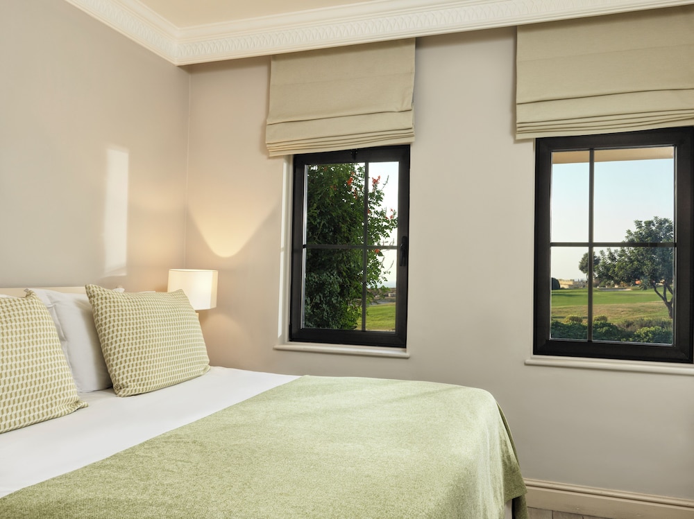 1 BEDROOM, SUITE, DOUBLE BED, GOLF AND SEA VIEW, 2 SOFA, PRIVATE POOL