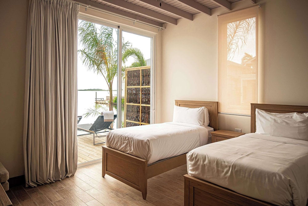 Marina, 3 Bedrooms, Villa, 1 King and 2 Double Beds