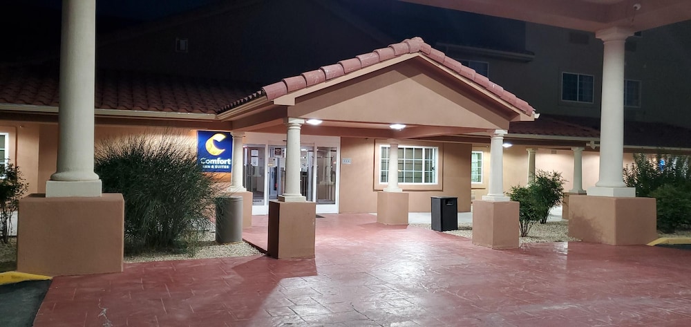 Comfort Inn & Suites Lordsburg I-10 4/49
