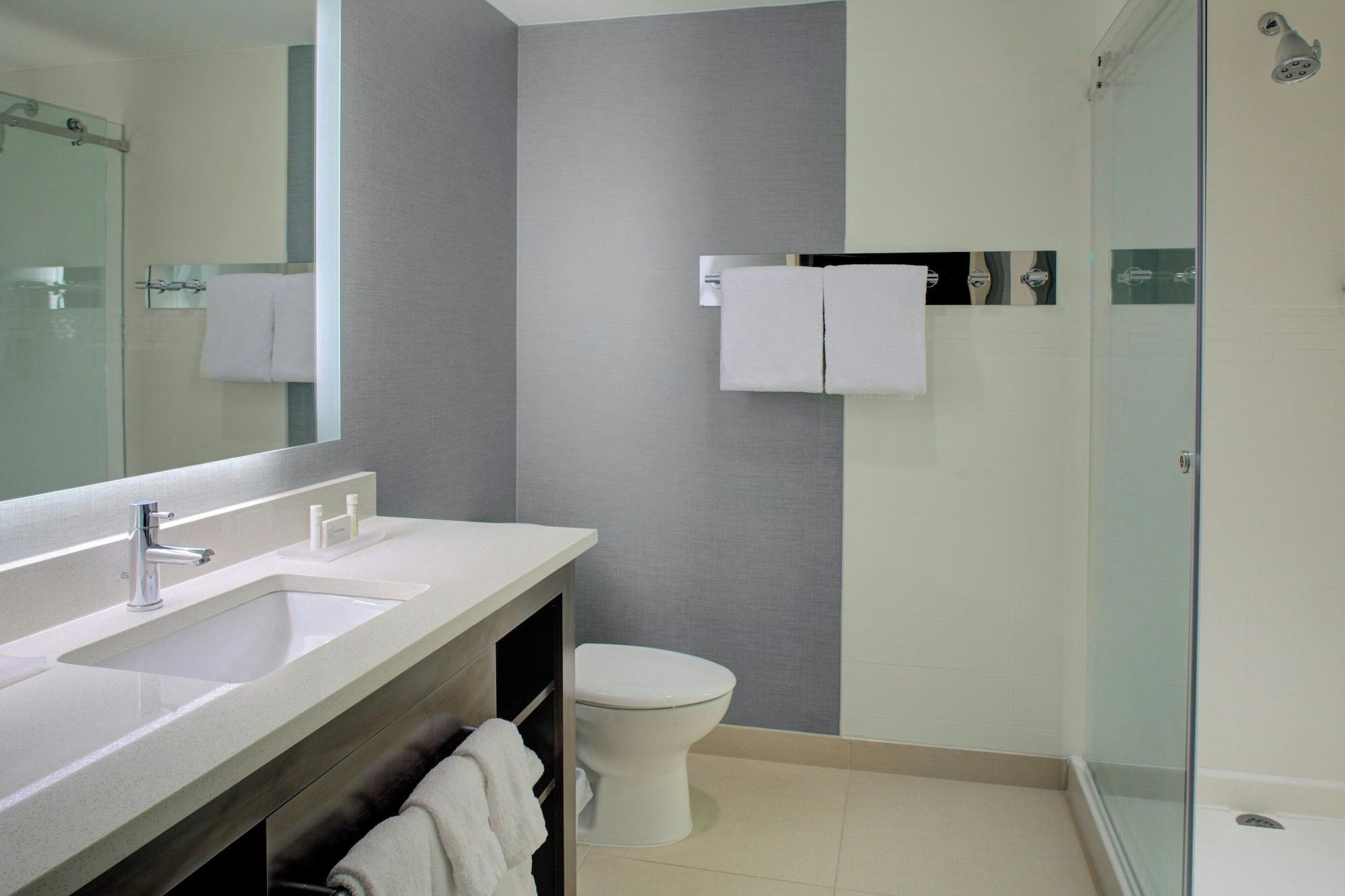 جناح بغرفة نوم واحدة بحوض استحمام لذوي الإعاقة