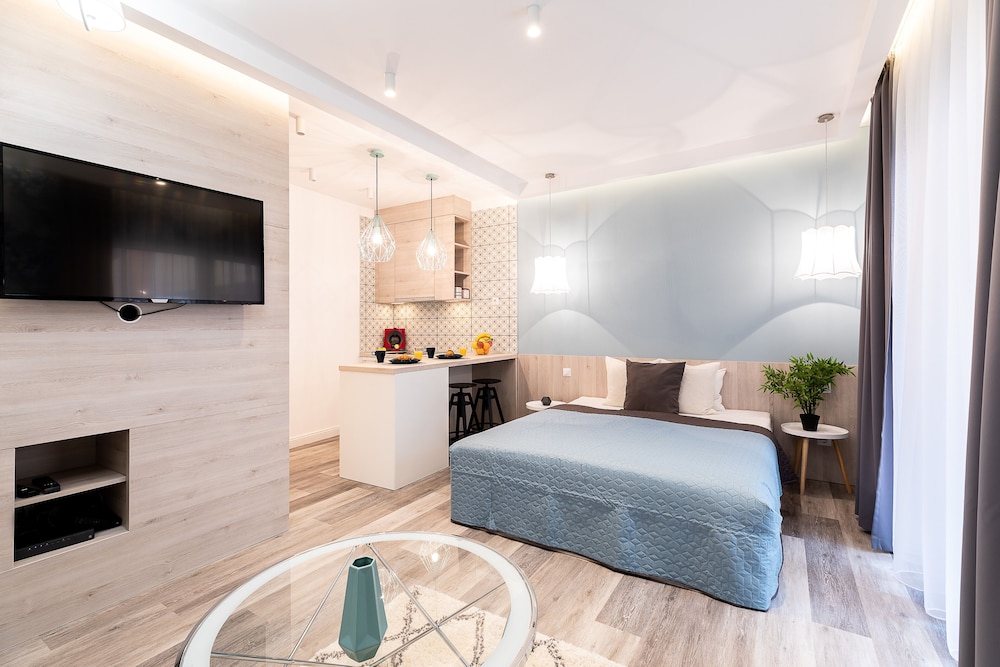 STUDIO, DOUBLE BED