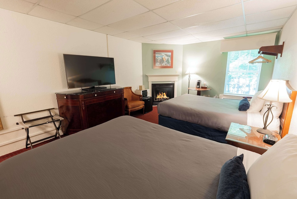 Fireside Inn And Suites 51/64