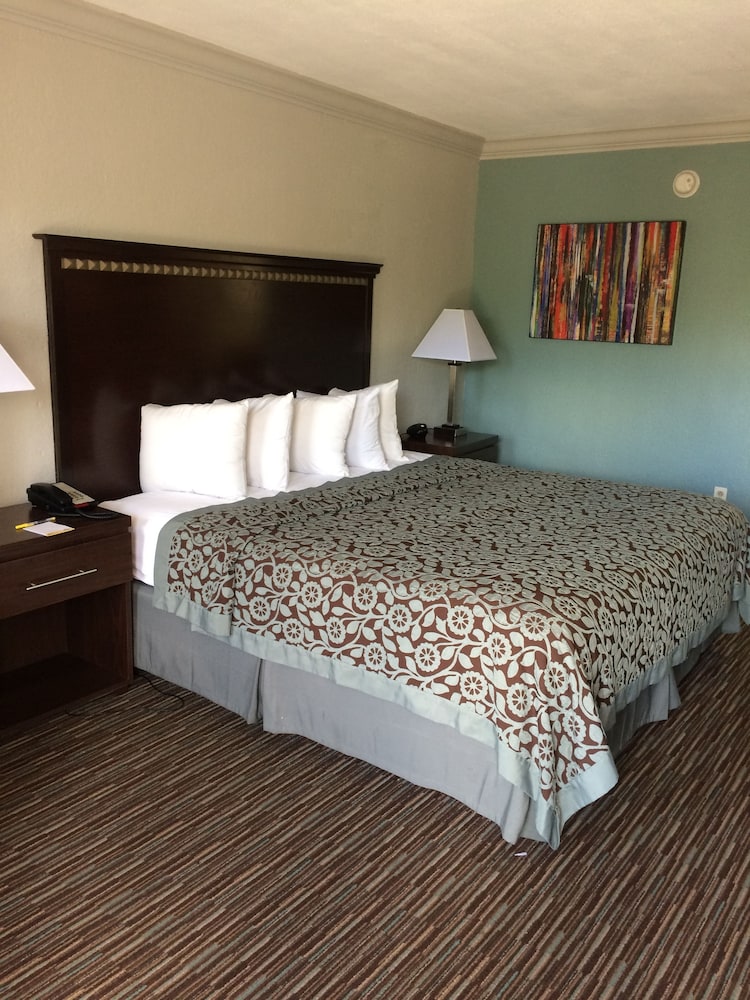 Days Inn Fort Lauderdale Airport North Cruise Port 10/19