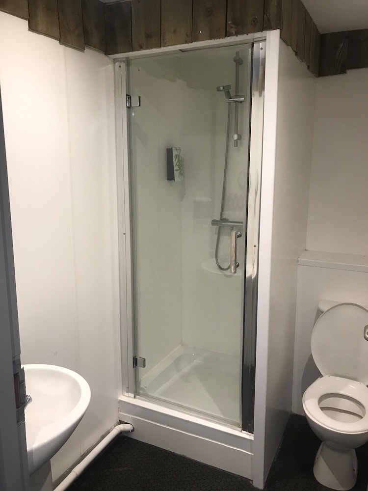 SUPERIOR, STUDIO, SUITE, MULTIPLE BEDS