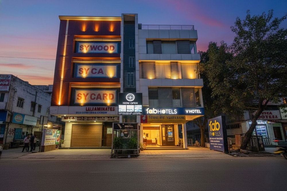 Fabhotel Hotel V Charbagh 3/26