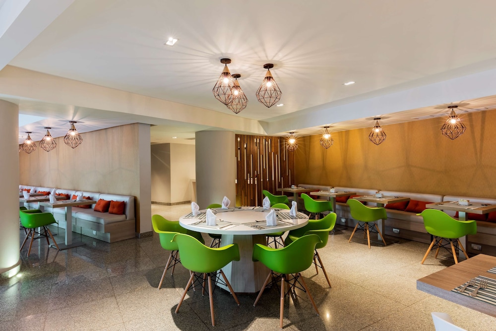 Hilton Garden Inn Mexico City Santa Fe 47/73