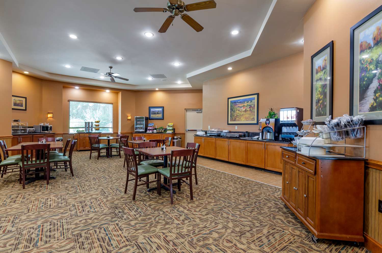 Best Western Plus Inn at Hunt Ridge 32/36