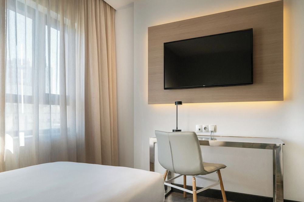 Hotel Cadiz Paseo Del Mar Affiliated By Melia 60/68