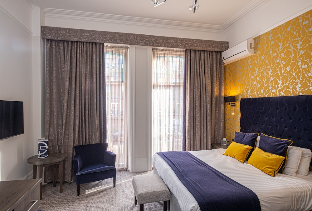 SUPERIOR, DOUBLE OR TWIN BED