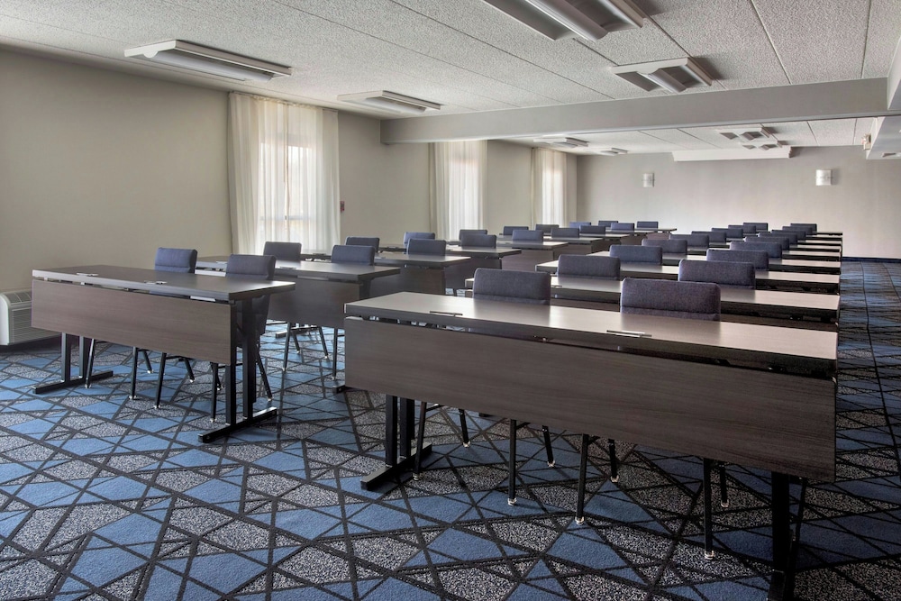 Courtyard by Marriott New Carrollton 31/45