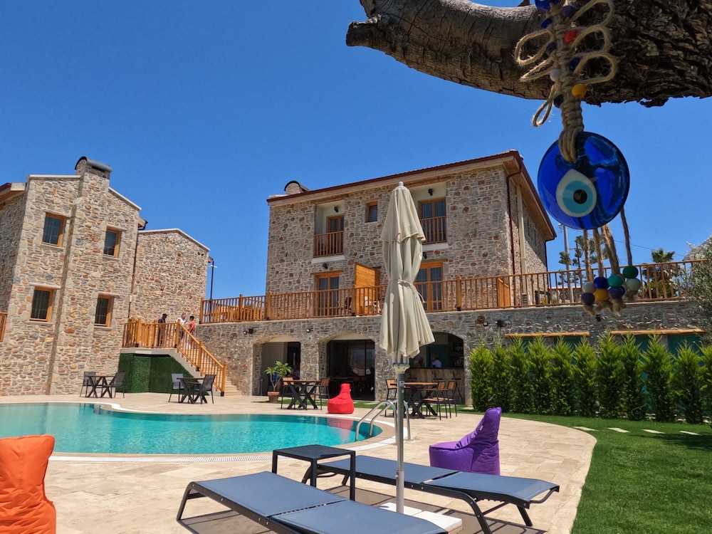Zeyt Inn Hotel 27/32