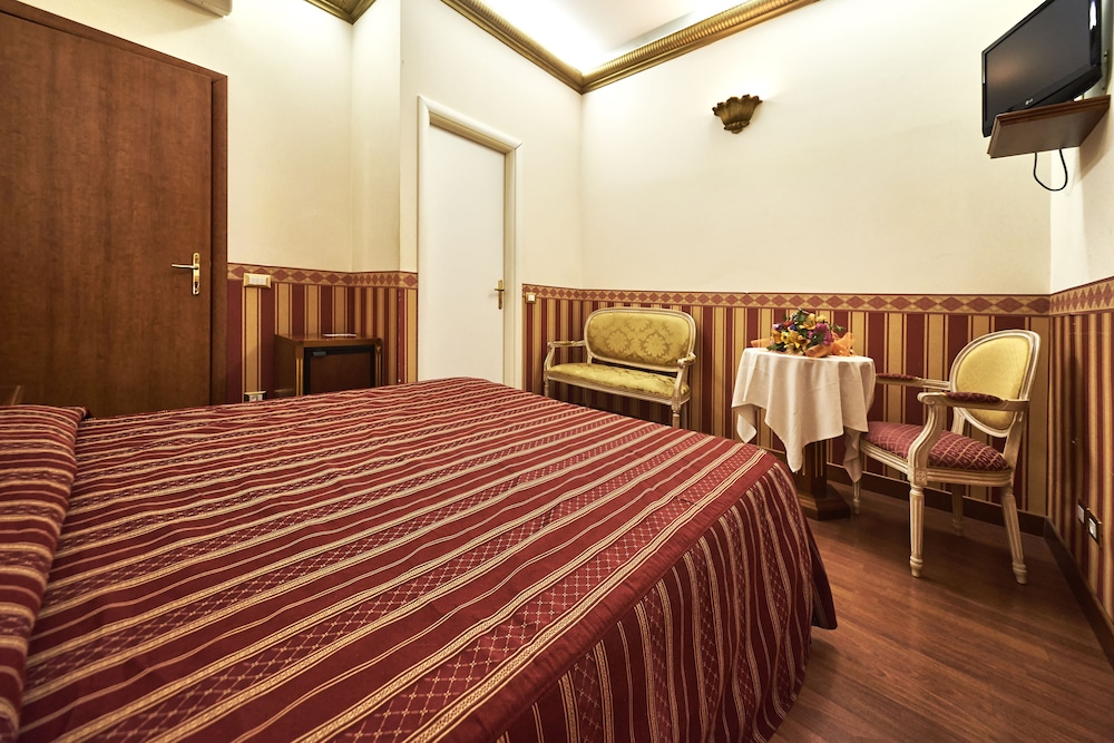 Bramble Luxury Suites 48/85