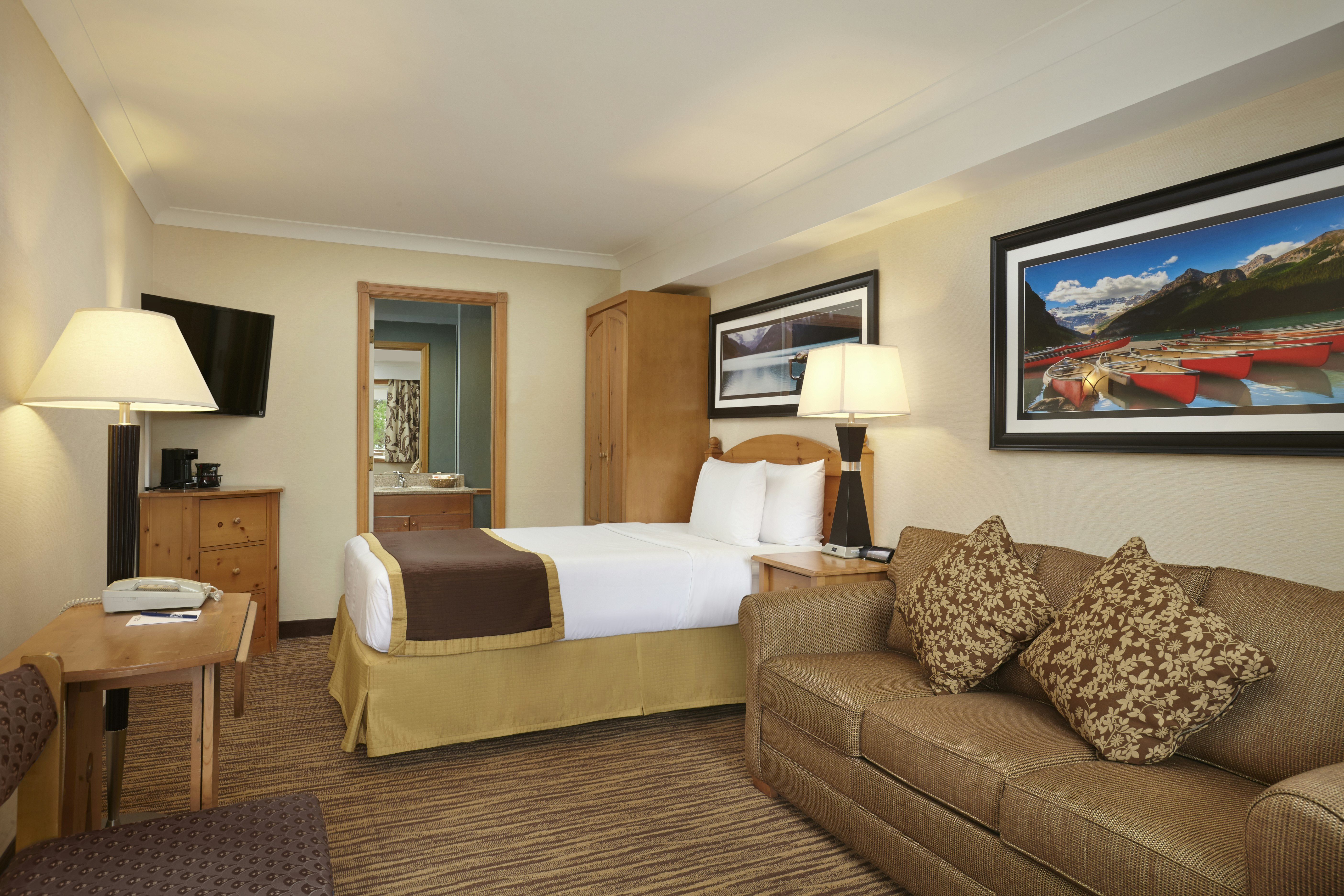 Lake Louise Inn 39/72