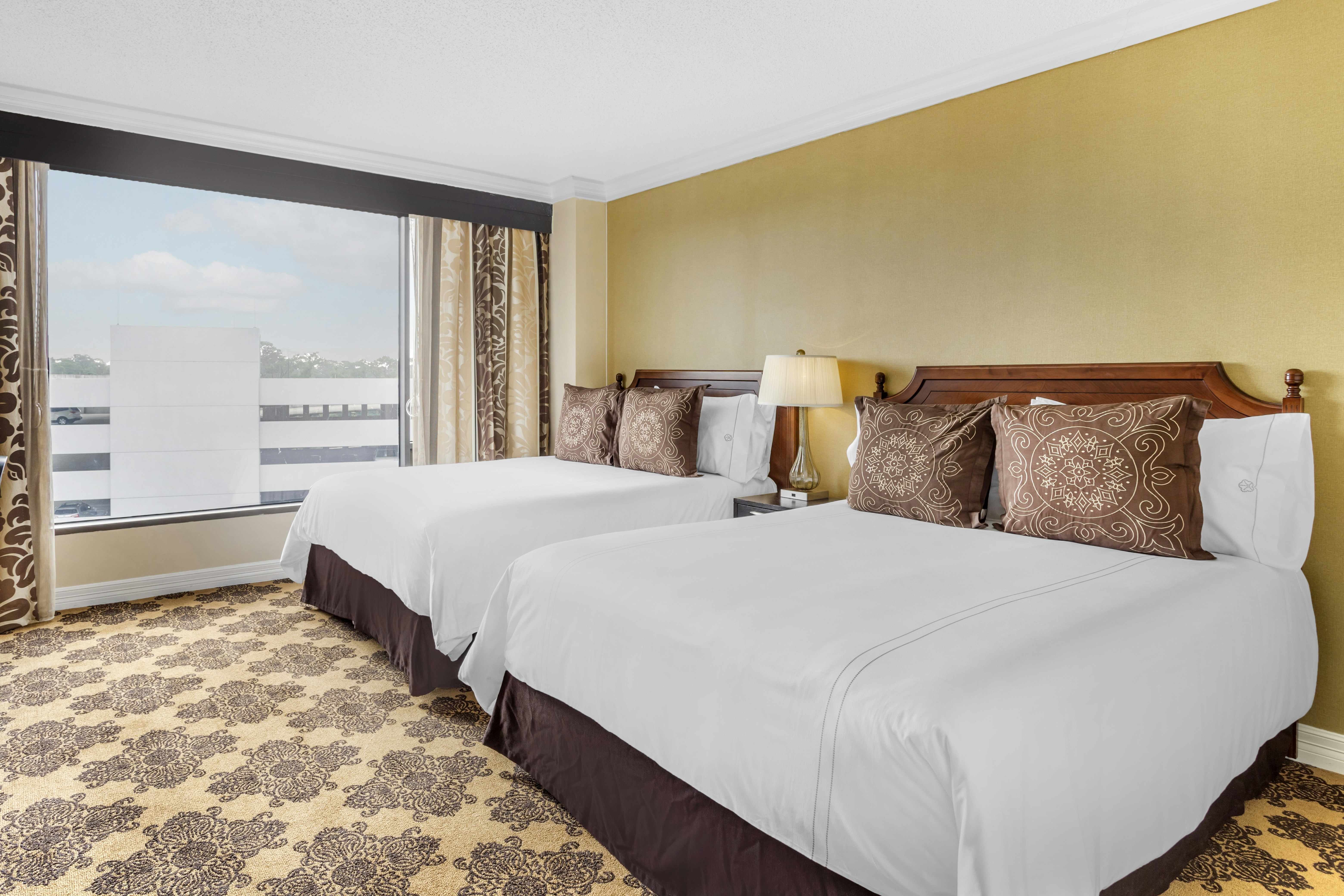 Deluxe, 2 Queen Beds, Accessible