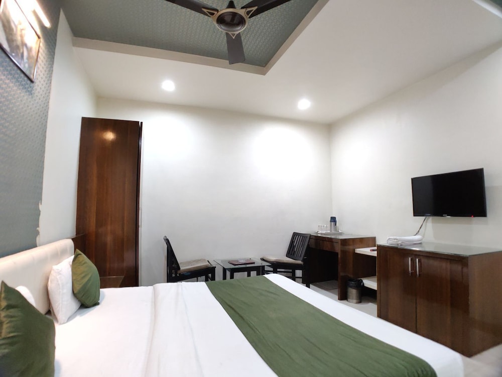 غرفة سوبيريور بسرير مزدوج، HOTEL TILAK 4/10
