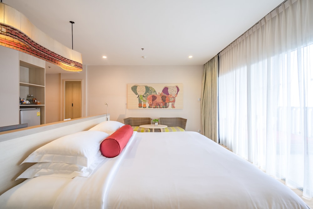 Ramada By Wyndham Phuket Deevana 23/70
