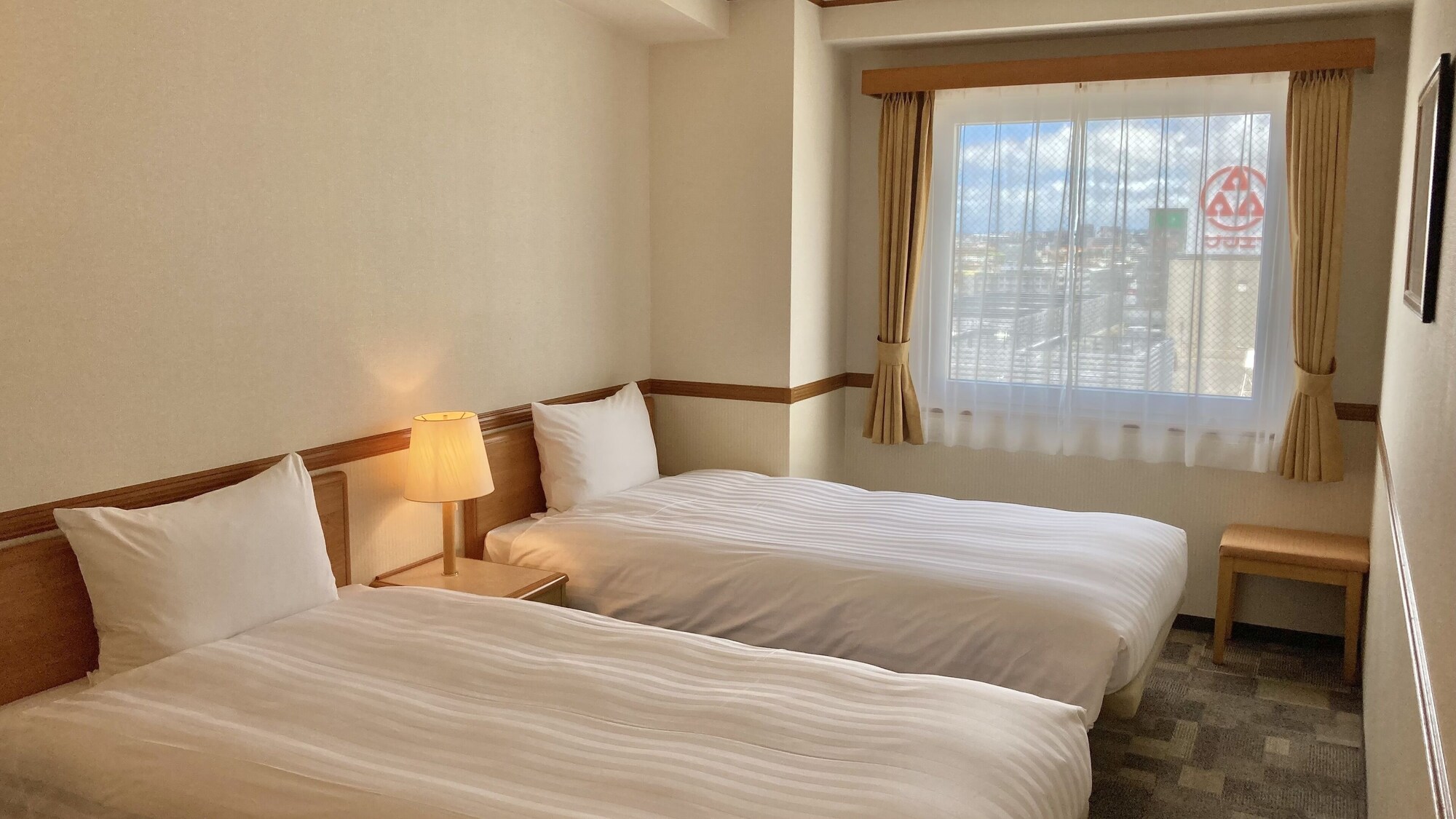 STANDARD, TWIN BEDS, SMOKING