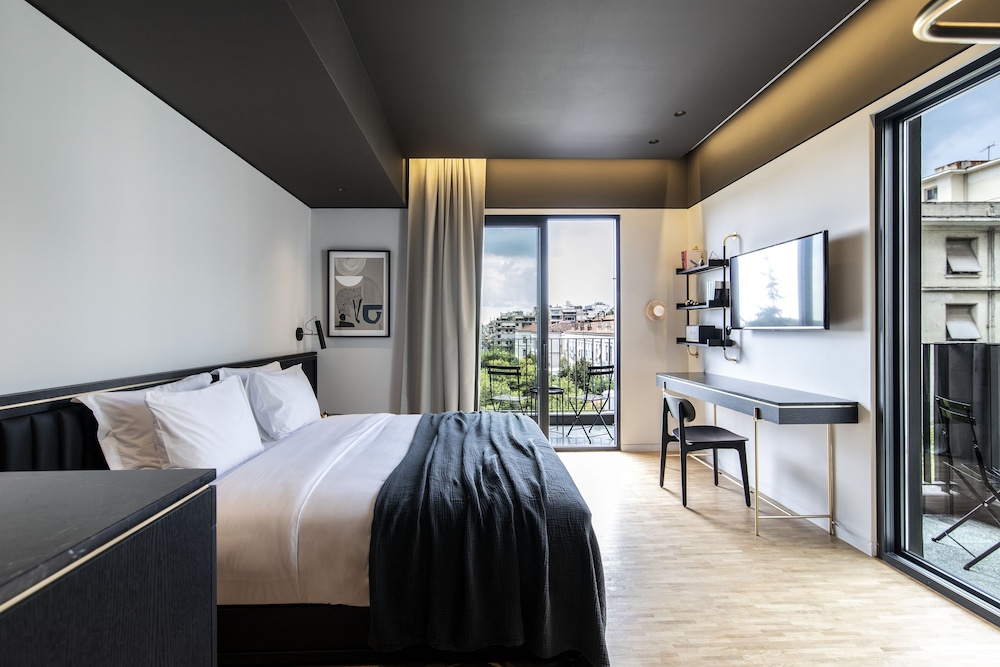 DELUXE, BALCONY