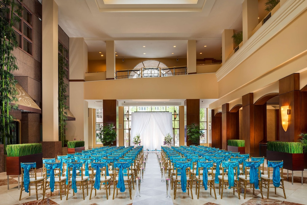 Hilton Charlotte Uptown (ex Hilton Charlotte Center City) 21/82
