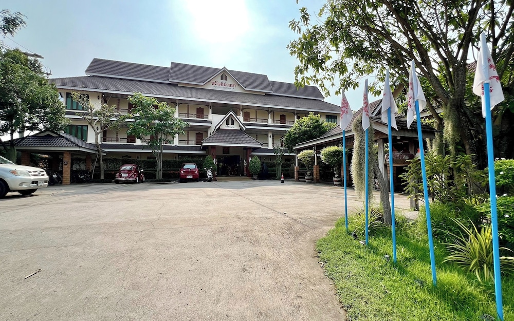 Sawadeelanna Hotel 57/63