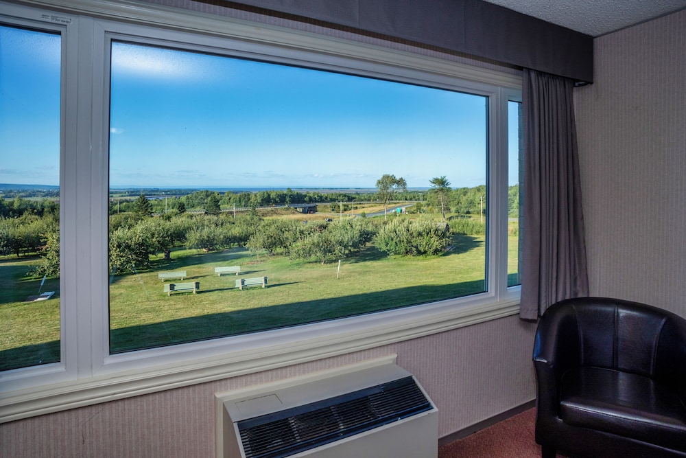 Old Orchard Inn & Spa 24/50