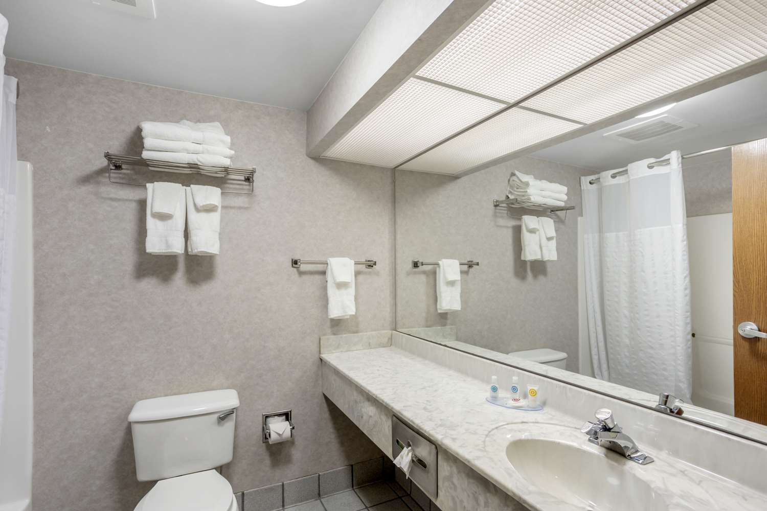 Comfort Inn Huntingdon, PA 34/34