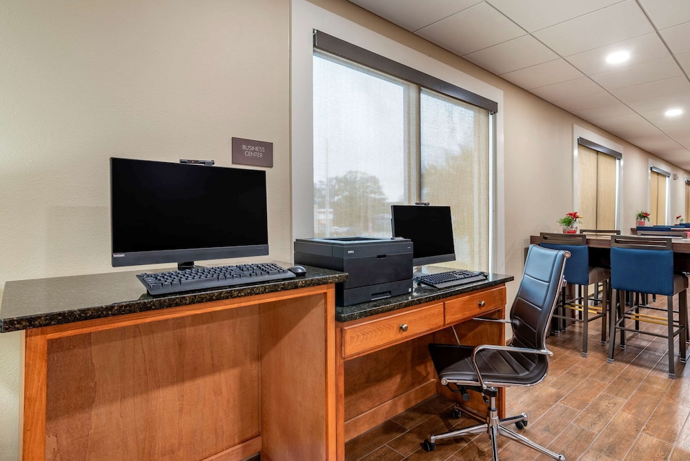 Comfort Suites Niceville Near Elgin Air Force Base 43/61