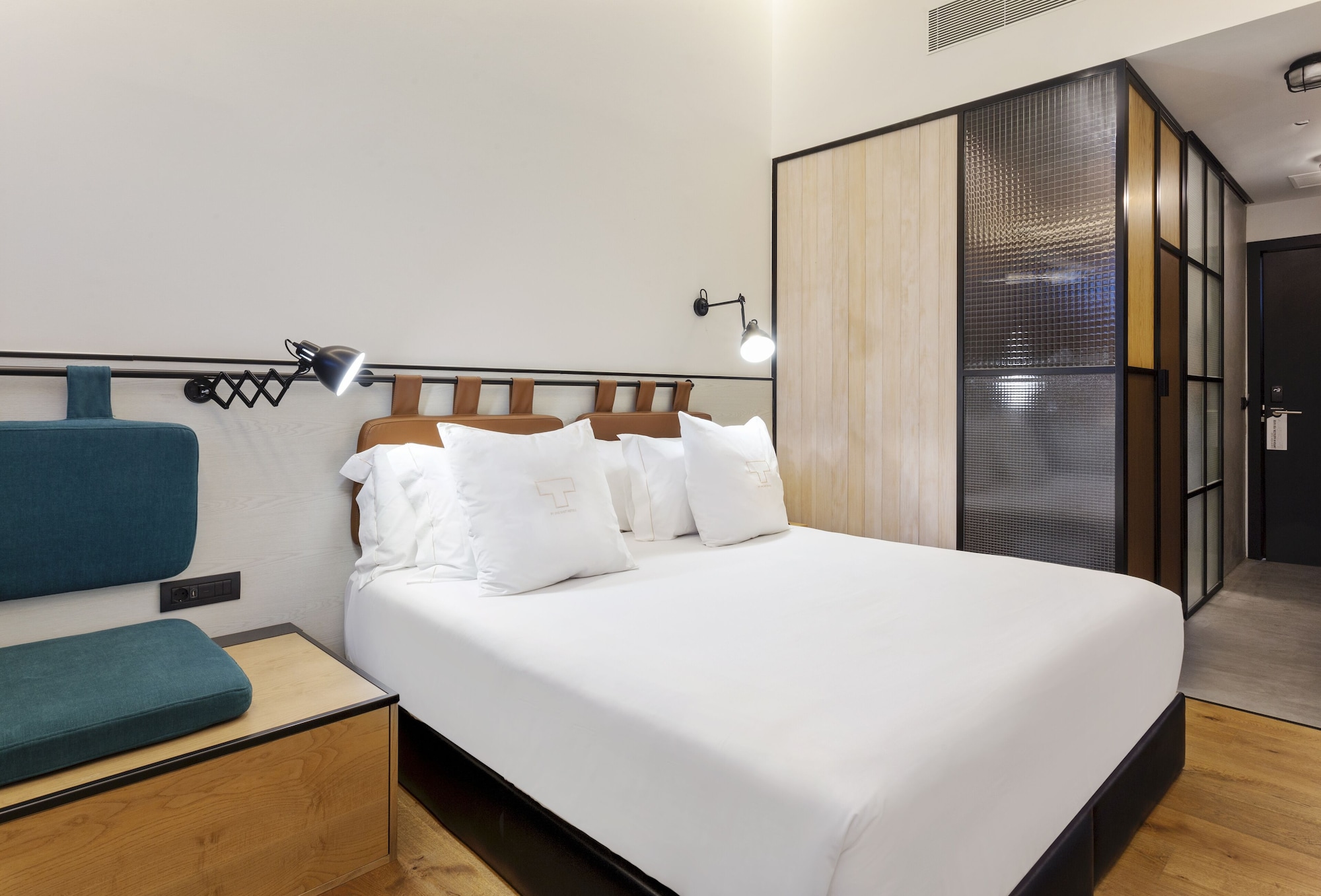 STANDARD, DOUBLE OR TWIN BED