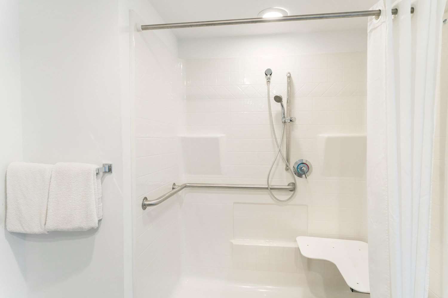 Super 8 By Wyndham Riviera Beach West Palm Beach 20/20