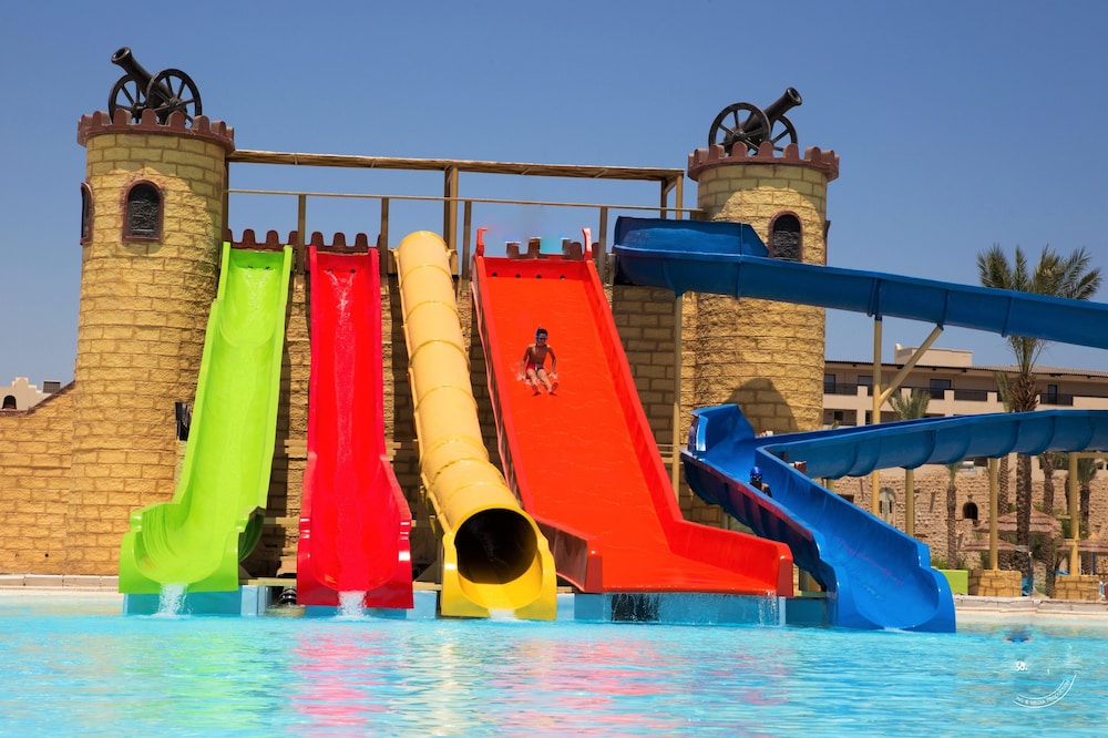 Royal Lagoons Aqua Park Resort And Spa 29/50