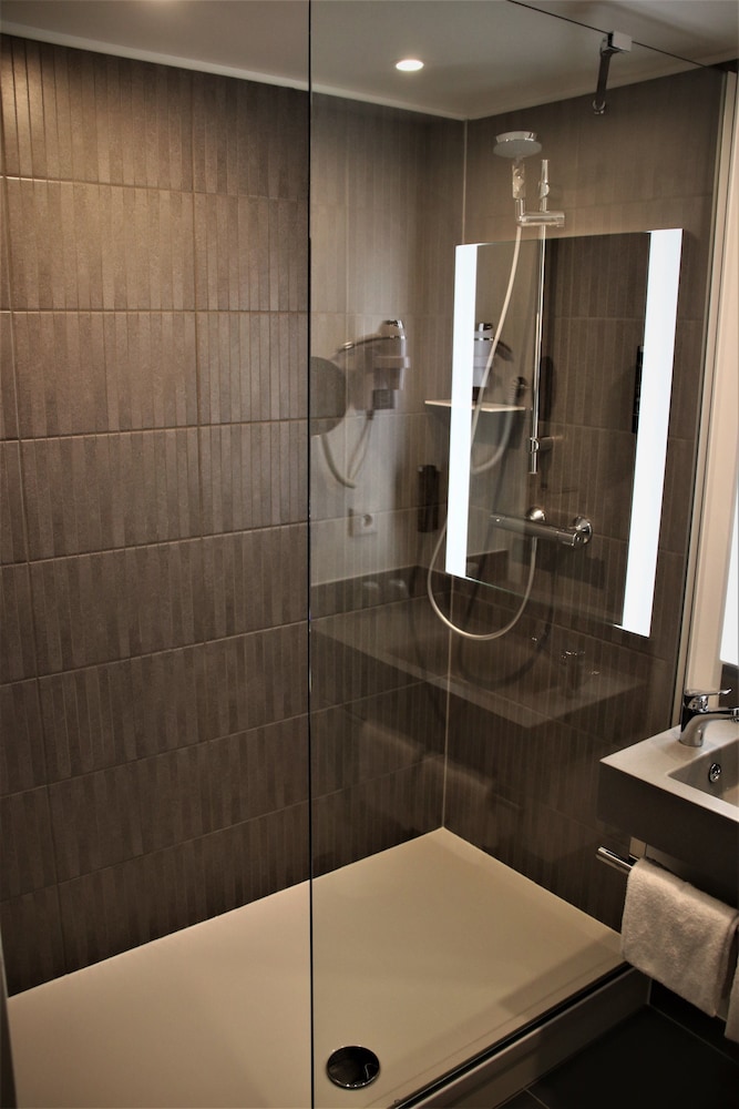 Ibis Styles Puteaux Paris La Defense 73/74
