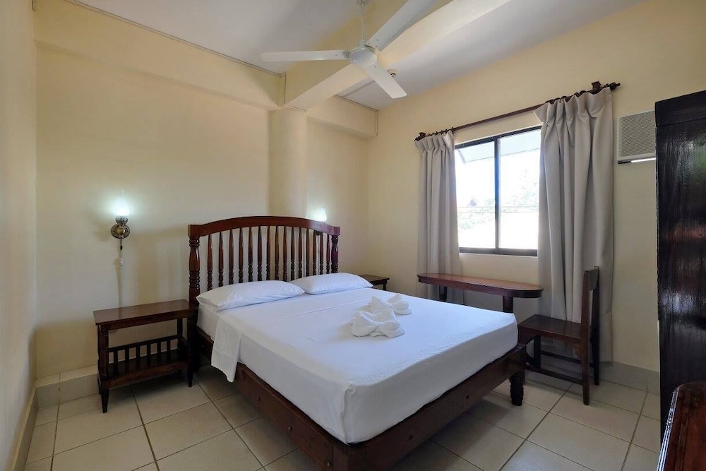 Kiwi Hotel 14/50
